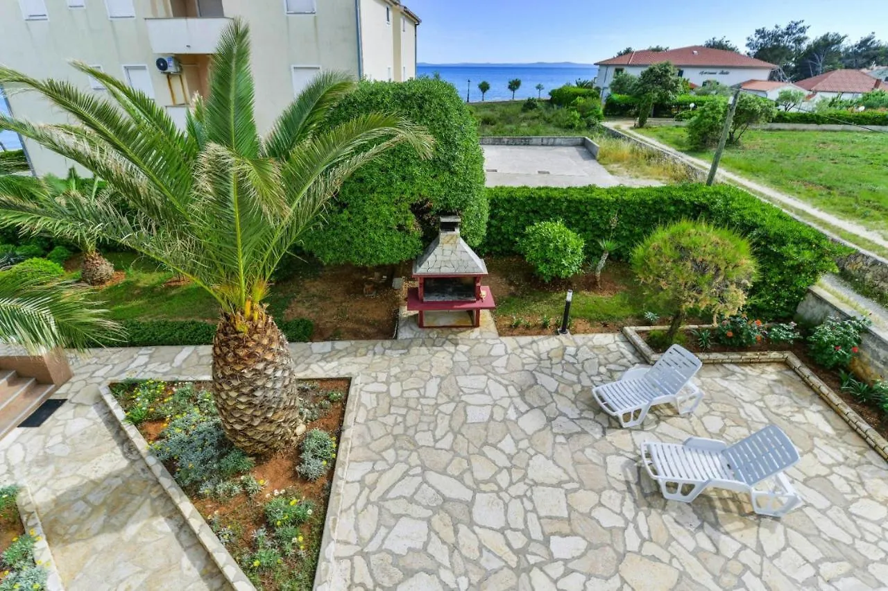 Apartments In House Liveric, In Vir At The Beach