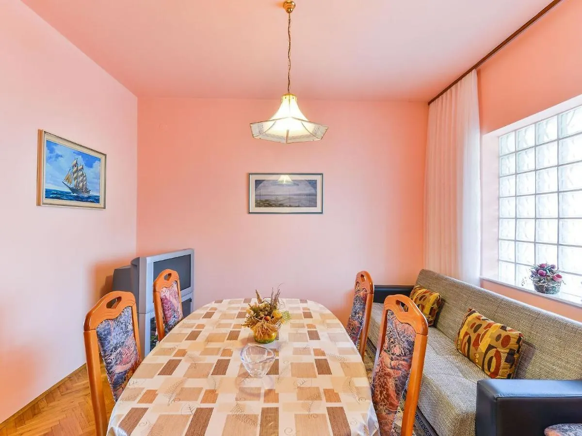 Apartments In House Liveric, In Vir At The Beach