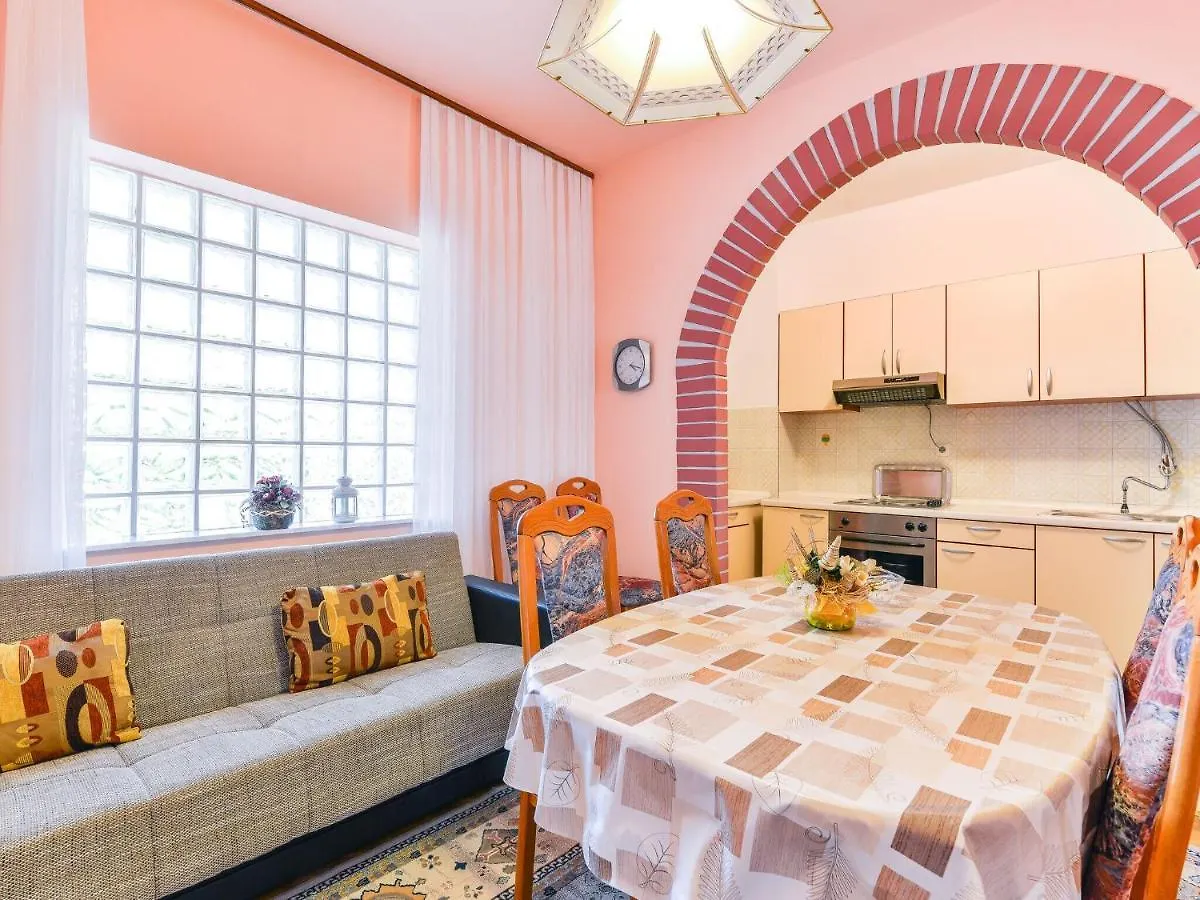 Apartments In House Liveric, In Vir At The Beach 0*,